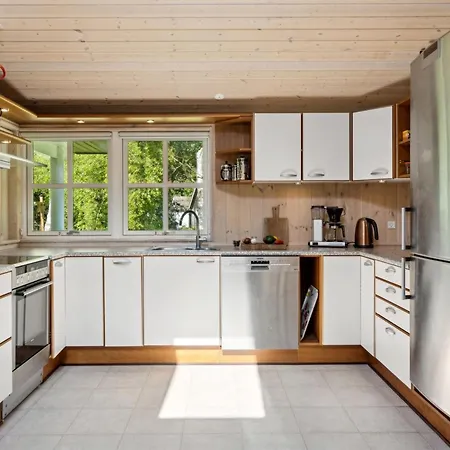 Launo - 1-1km To The Inlet By Interhome